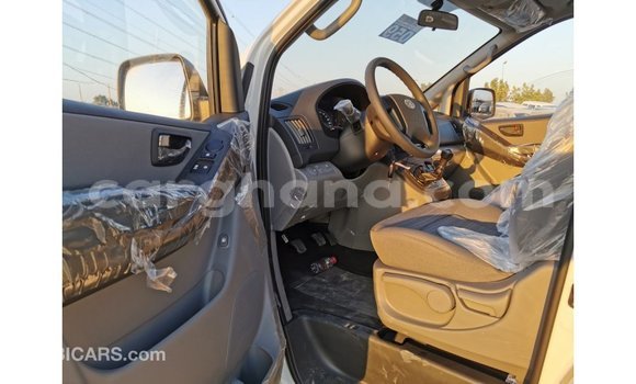 Buy Import Hyundai Accent White Car in Import - Dubai in Ashanti Buy Import Hyundai Accent White Car in Import - Dubai in Ashanti