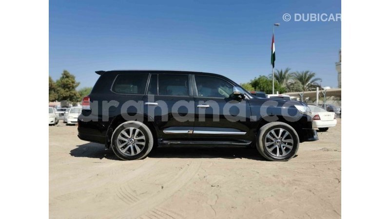 Big with watermark toyota land cruiser ashanti import dubai 15955