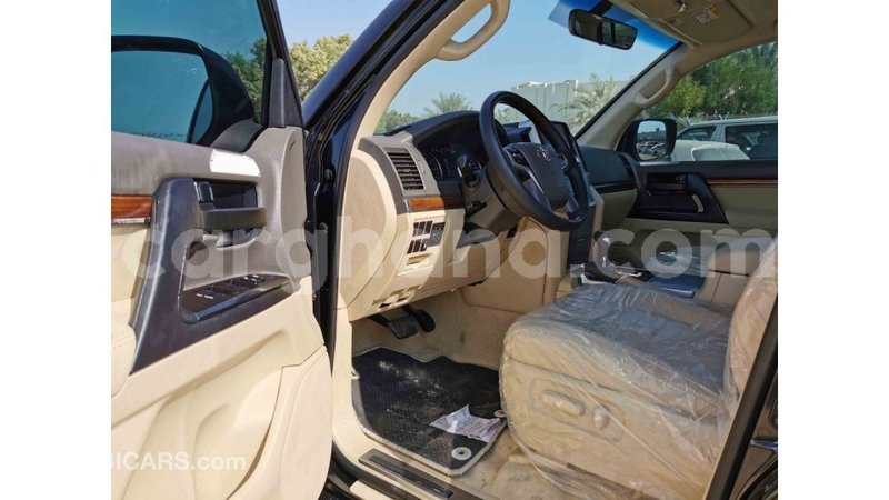 Big with watermark toyota land cruiser ashanti import dubai 15955