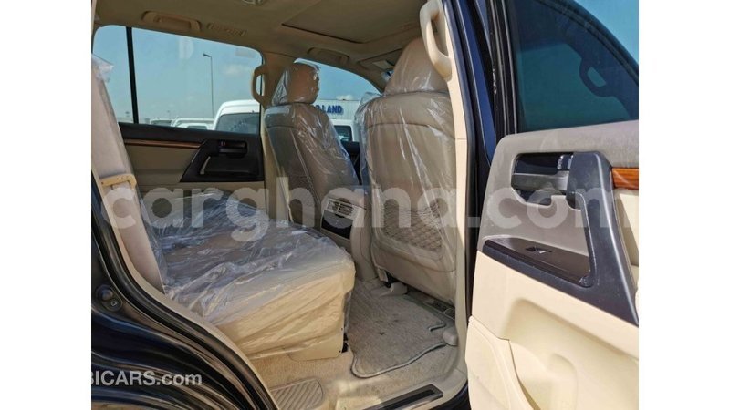 Big with watermark toyota land cruiser ashanti import dubai 15955