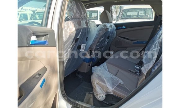 Buy Import Hyundai Tucson White Car in Import - Dubai in Ashanti Buy Import Hyundai Tucson White Car in Import - Dubai in Ashanti