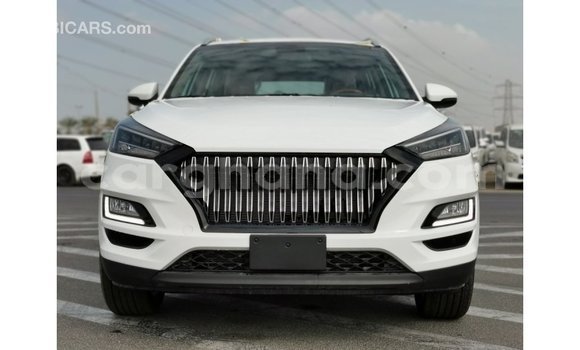 Buy Import Hyundai Tucson White Car in Import - Dubai in Ashanti Buy Import Hyundai Tucson White Car in Import - Dubai in Ashanti