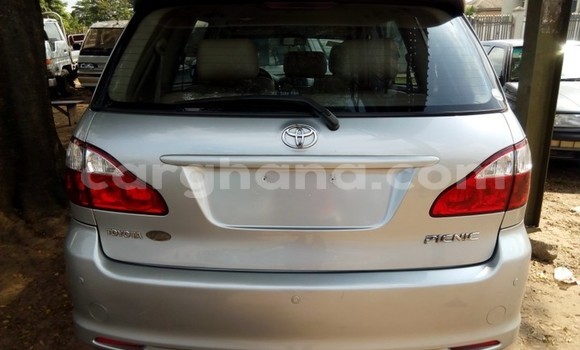 Buy Used Toyota Picnic Silver Car in Sekondi–Takoradi Metropolitan in Western