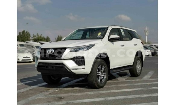 Ra Imported Toyota Fortuner funfun Ọkọ̀ in Import - Dubai ni Ashanti Ra Imported Toyota Fortuner funfun Ọkọ̀ in Import - Dubai ni Ashanti