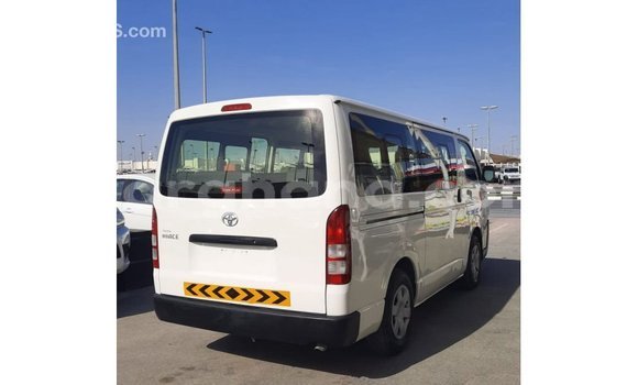 Ra Imported Toyota Hiace funfun Ọkọ̀ in Import - Dubai ni Ashanti Ra Imported Toyota Hiace funfun Ọkọ̀ in Import - Dubai ni Ashanti