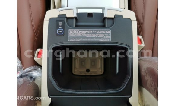 Sayi Imported Toyota Land Cruiser White Mota in Import - Dubai a Ashanti Sayi Imported Toyota Land Cruiser White Mota in Import - Dubai a Ashanti