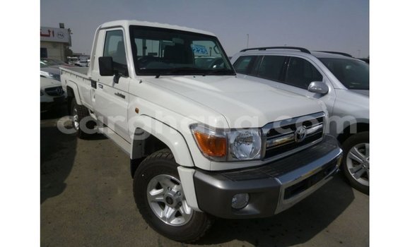 Buy Import Toyota Land Cruiser White Car in Import - Dubai in Ashanti Buy Import Toyota Land Cruiser White Car in Import - Dubai in Ashanti