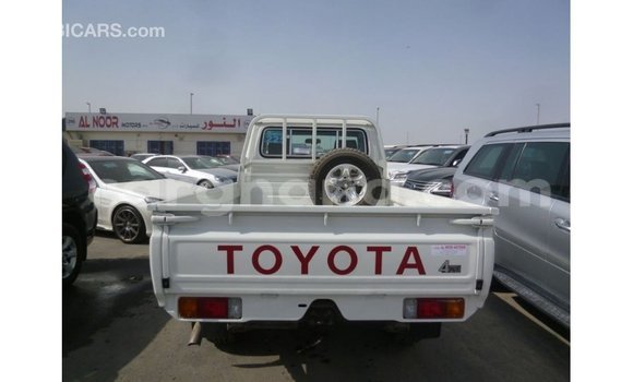 Buy Import Toyota Land Cruiser White Car in Import - Dubai in Ashanti Buy Import Toyota Land Cruiser White Car in Import - Dubai in Ashanti