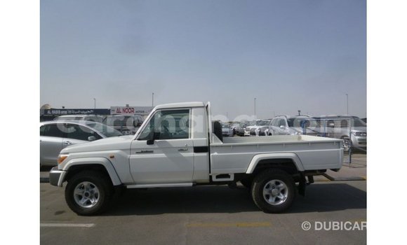 Buy Import Toyota Land Cruiser White Car in Import - Dubai in Ashanti Buy Import Toyota Land Cruiser White Car in Import - Dubai in Ashanti