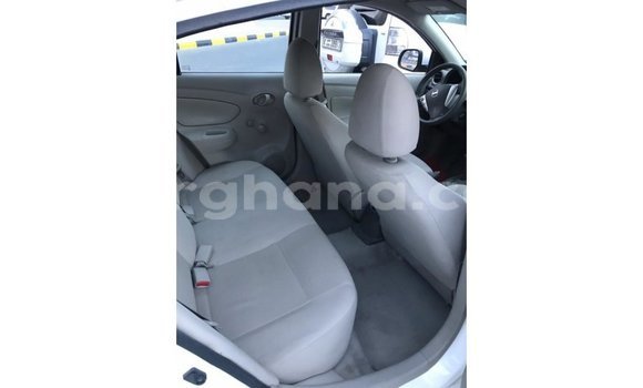 Buy Used Nissan Sunny White Car in Accra in Greater Accra Buy Used Nissan Sunny White Car in Accra in Greater Accra