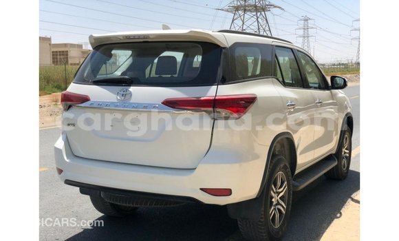 Sayi Imported Toyota Fortuner White Mota in Import - Dubai a Ashanti Sayi Imported Toyota Fortuner White Mota in Import - Dubai a Ashanti