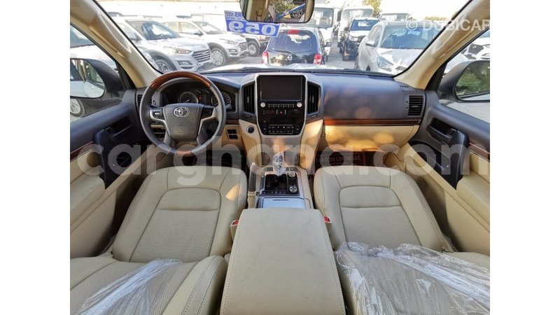 Big with watermark toyota land cruiser ashanti import dubai 16074