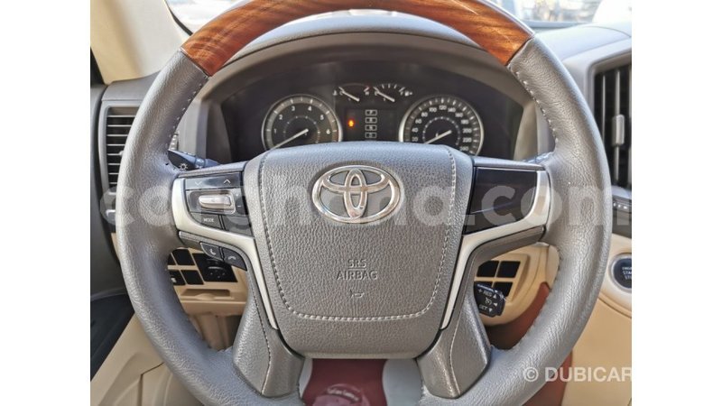 Big with watermark toyota land cruiser ashanti import dubai 16074