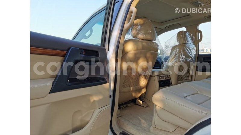 Big with watermark toyota land cruiser ashanti import dubai 16074