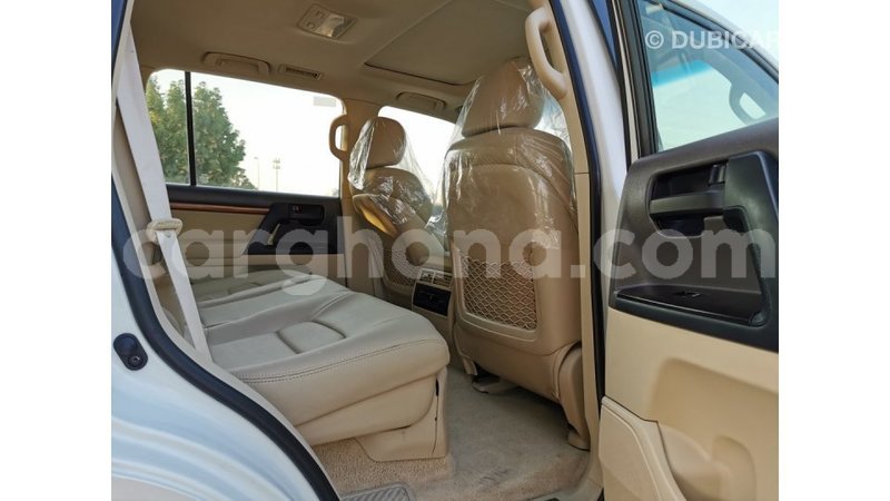 Big with watermark toyota land cruiser ashanti import dubai 16074