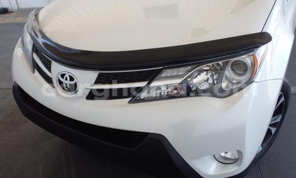 Ra Àlòkù Toyota RAV4 funfun Ọkọ̀ in Accra ni Greater Accra Ra Àlòkù Toyota RAV4 funfun Ọkọ̀ in Accra ni Greater Accra