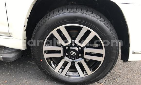 Sayi Na hannu Toyota 4Runner White Mota in Accra a Greater Accra Sayi Na hannu Toyota 4Runner White Mota in Accra a Greater Accra
