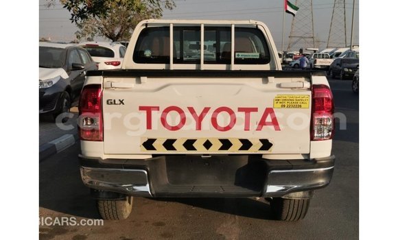 Buy Import Toyota Hilux White Car in Import - Dubai in Ashanti Buy Import Toyota Hilux White Car in Import - Dubai in Ashanti
