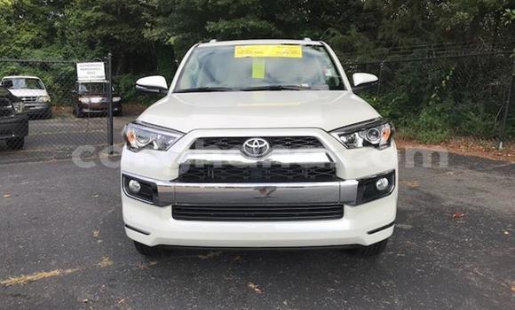 Sayi Na hannu Toyota 4Runner White Mota in Accra a Greater Accra Sayi Na hannu Toyota 4Runner White Mota in Accra a Greater Accra