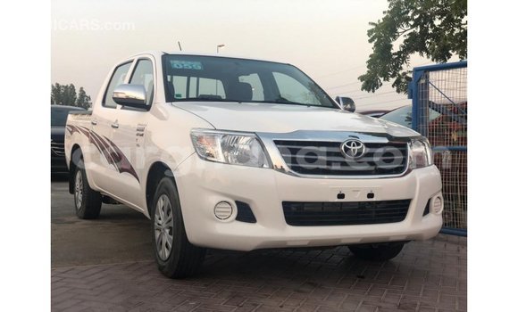 Buy Import Toyota Hilux White Car in Import - Dubai in Ashanti Buy Import Toyota Hilux White Car in Import - Dubai in Ashanti