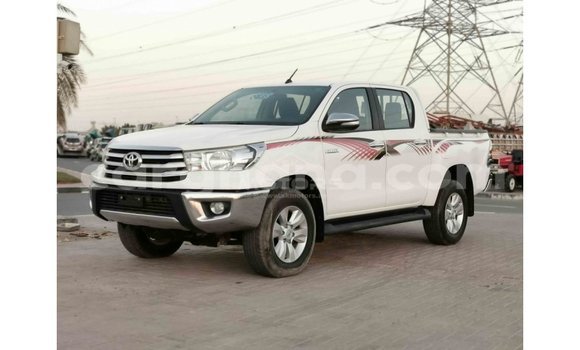 Sayi Imported Toyota Hilux White Mota in Import - Dubai a Ashanti Sayi Imported Toyota Hilux White Mota in Import - Dubai a Ashanti