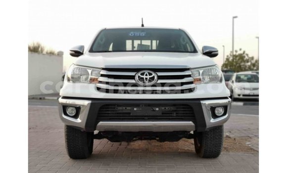 Sayi Imported Toyota Hilux White Mota in Import - Dubai a Ashanti Sayi Imported Toyota Hilux White Mota in Import - Dubai a Ashanti