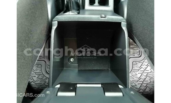 Sayi Imported Toyota Hilux White Mota in Import - Dubai a Ashanti Sayi Imported Toyota Hilux White Mota in Import - Dubai a Ashanti