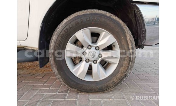 Sayi Imported Toyota Hilux White Mota in Import - Dubai a Ashanti Sayi Imported Toyota Hilux White Mota in Import - Dubai a Ashanti