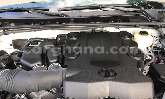 Sayi Na hannu Toyota 4Runner White Mota in Accra a Greater Accra Sayi Na hannu Toyota 4Runner White Mota in Accra a Greater Accra