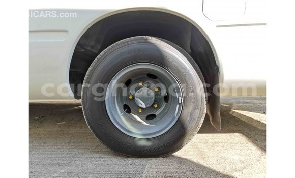 Ra Imported Toyota Coaster funfun Ọkọ̀ in Import - Dubai ni Ashanti Ra Imported Toyota Coaster funfun Ọkọ̀ in Import - Dubai ni Ashanti