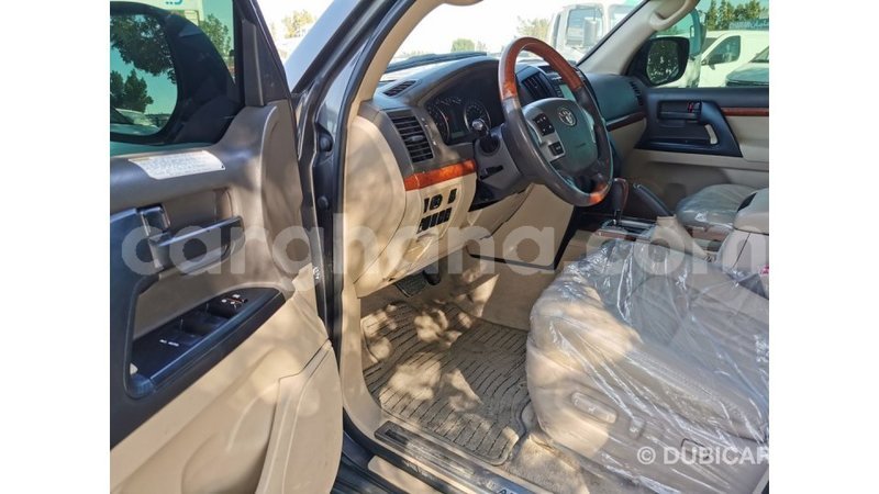 Big with watermark toyota land cruiser ashanti import dubai 16120