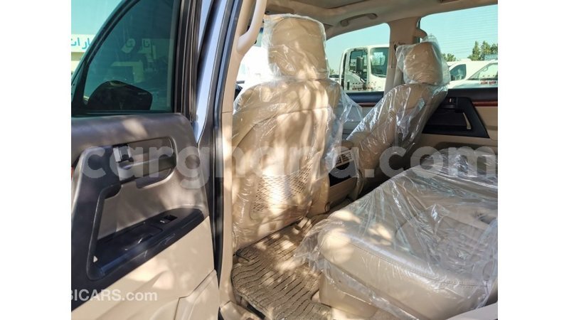 Big with watermark toyota land cruiser ashanti import dubai 16120