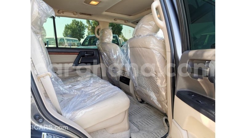 Big with watermark toyota land cruiser ashanti import dubai 16120