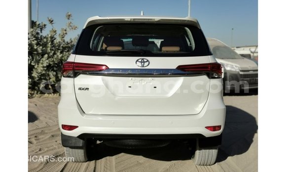 Ra Imported Toyota Fortuner funfun Ọkọ̀ in Import - Dubai ni Ashanti Ra Imported Toyota Fortuner funfun Ọkọ̀ in Import - Dubai ni Ashanti