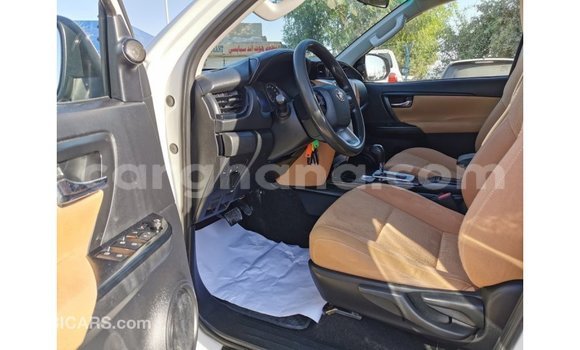 Ra Imported Toyota Fortuner funfun Ọkọ̀ in Import - Dubai ni Ashanti Ra Imported Toyota Fortuner funfun Ọkọ̀ in Import - Dubai ni Ashanti