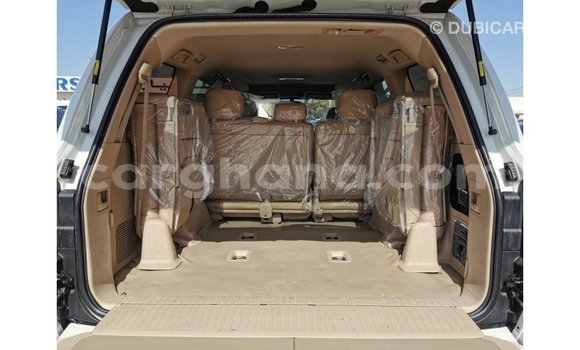 Buy Import Toyota Land Cruiser White Car in Import - Dubai in Ashanti Buy Import Toyota Land Cruiser White Car in Import - Dubai in Ashanti