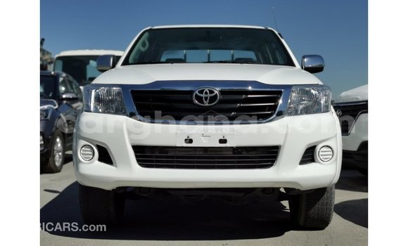 Sayi Imported Toyota Hilux White Mota in Import - Dubai a Ashanti Sayi Imported Toyota Hilux White Mota in Import - Dubai a Ashanti