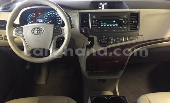 Buy Used Toyota Sienna Red Car in Accra in Greater Accra Buy Used Toyota Sienna Red Car in Accra in Greater Accra