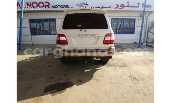 Sayi Imported Toyota Land Cruiser White Mota in Import - Dubai a Ashanti Sayi Imported Toyota Land Cruiser White Mota in Import - Dubai a Ashanti