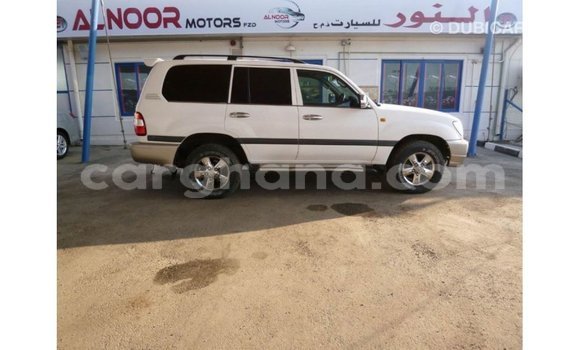 Sayi Imported Toyota Land Cruiser White Mota in Import - Dubai a Ashanti Sayi Imported Toyota Land Cruiser White Mota in Import - Dubai a Ashanti