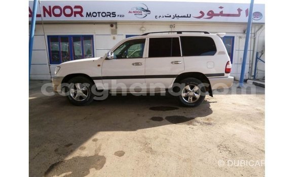 Sayi Imported Toyota Land Cruiser White Mota in Import - Dubai a Ashanti Sayi Imported Toyota Land Cruiser White Mota in Import - Dubai a Ashanti