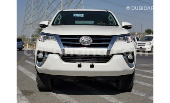 Sayi Imported Toyota Fortuner White Mota in Import - Dubai a Ashanti Sayi Imported Toyota Fortuner White Mota in Import - Dubai a Ashanti