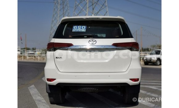 Sayi Imported Toyota Fortuner White Mota in Import - Dubai a Ashanti Sayi Imported Toyota Fortuner White Mota in Import - Dubai a Ashanti