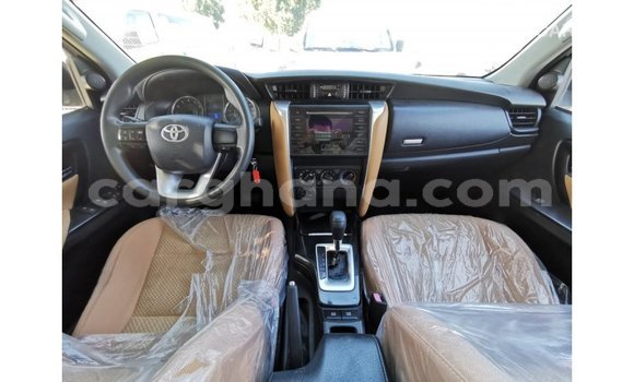 Ra Imported Toyota Fortuner funfun Ọkọ̀ in Import - Dubai ni Ashanti Ra Imported Toyota Fortuner funfun Ọkọ̀ in Import - Dubai ni Ashanti
