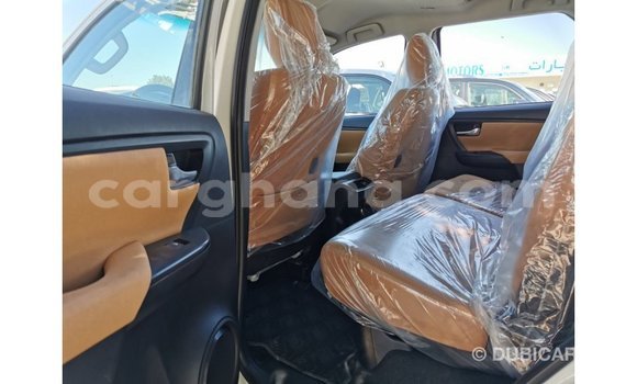 Ra Imported Toyota Fortuner funfun Ọkọ̀ in Import - Dubai ni Ashanti Ra Imported Toyota Fortuner funfun Ọkọ̀ in Import - Dubai ni Ashanti