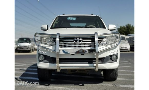 Sayi Imported Toyota Fortuner White Mota in Import - Dubai a Ashanti Sayi Imported Toyota Fortuner White Mota in Import - Dubai a Ashanti