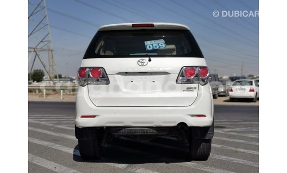 Sayi Imported Toyota Fortuner White Mota in Import - Dubai a Ashanti Sayi Imported Toyota Fortuner White Mota in Import - Dubai a Ashanti