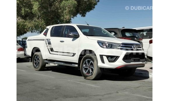 Ra Imported Toyota Hilux funfun Ọkọ̀ in Import - Dubai ni Ashanti Ra Imported Toyota Hilux funfun Ọkọ̀ in Import - Dubai ni Ashanti