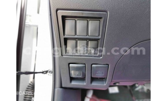 Sayi Imported Toyota Hilux White Mota in Import - Dubai a Ashanti Sayi Imported Toyota Hilux White Mota in Import - Dubai a Ashanti