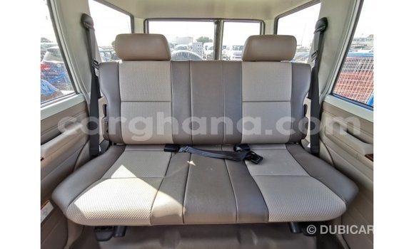 Sayi Imported Toyota Land Cruiser White Mota in Import - Dubai a Ashanti Sayi Imported Toyota Land Cruiser White Mota in Import - Dubai a Ashanti